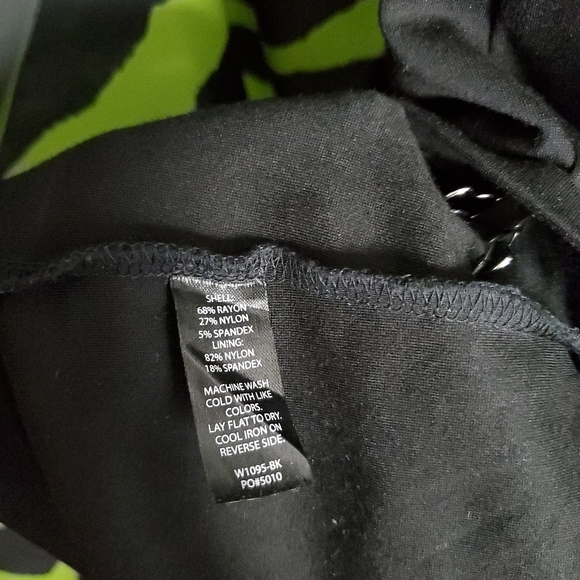 Betabrand BeautiFULL dress. Black. Side pocket. Size Large - Picture 7 of 7